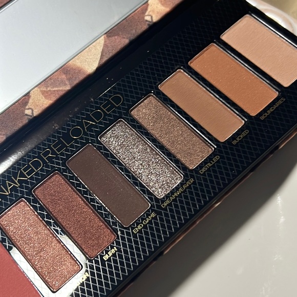 🧸🍭Urban Decay Naked Reloaded Palette - Picture 4 of 12